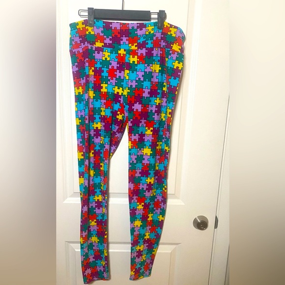 LulaRoe Tall and Curvy multi color puzzle piece leggings - Picture 1 of 4
